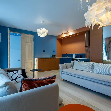 Stylish Victus Near The Promenade In By Renters Apartament *