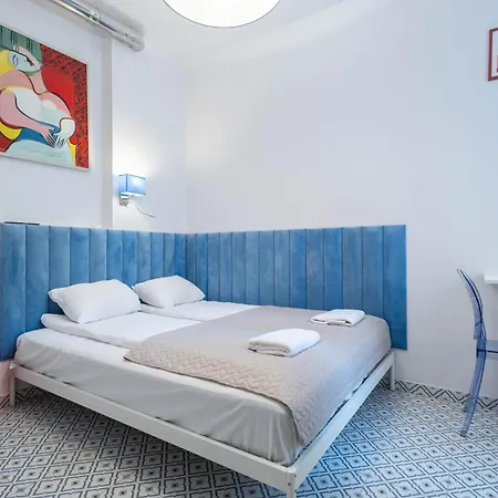 Apartament Stylish Victus Near The Promenade In By Renters *